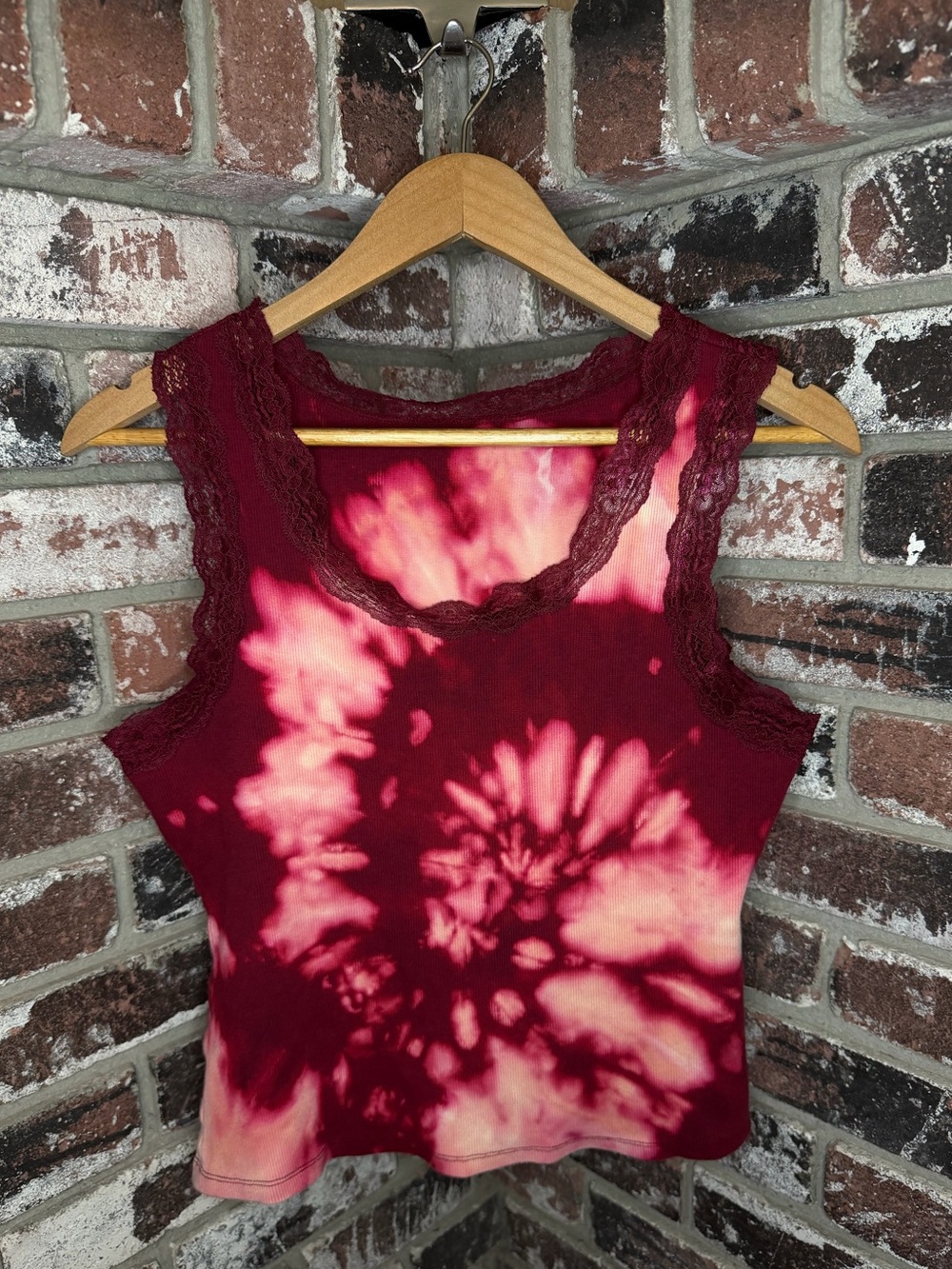 Lace Trim Burgundy Bleach Spiral Tiedye Sleeveless Women’s Tank Top
